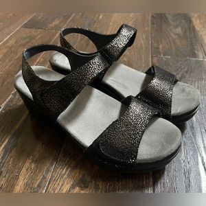 ladies dansko wedge velcro open toe sandals size 40 silver black double strap